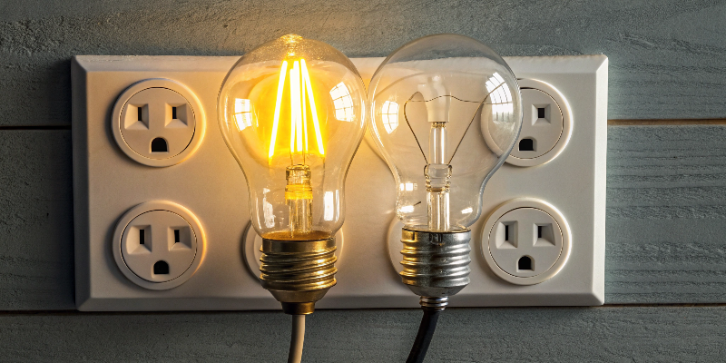 LED vs Incandescent LED filament bulb vs incandescent bulb, energy-efficient lighting comparison