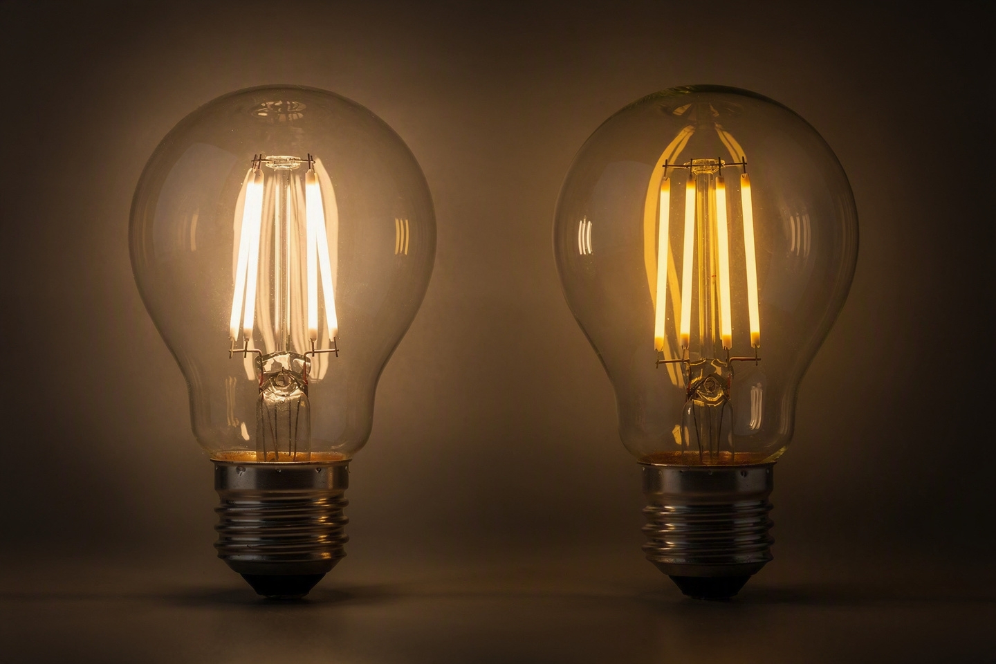 How Dim to Warm Compares to Traditional Incandescent Dimming