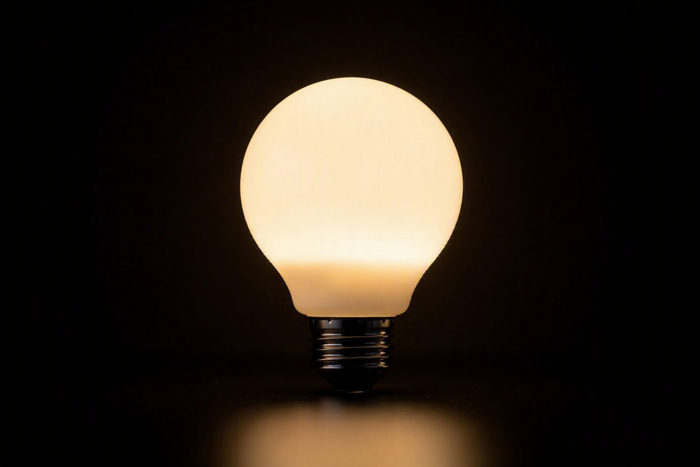 Porcelain LED Filament Bulbs: The Science of Soft Diffused Light