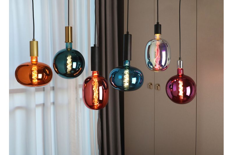Metallic colored decorative LED bulbs used in pendant lighting